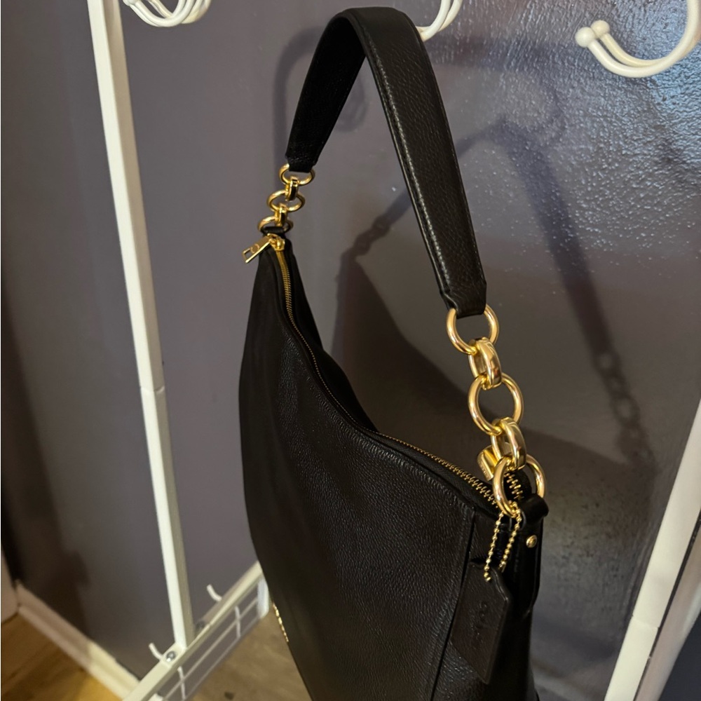 Coach Chelsea Hobo Bag - Black Pebbled Leather with Gold Hardware - Picture 5 of 14